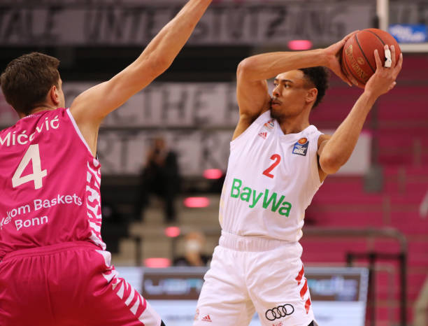 与两年前相 与两年前相