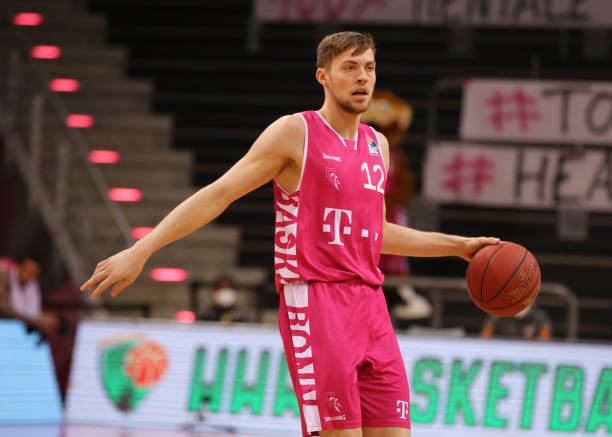 俱乐部通过 俱乐部通过