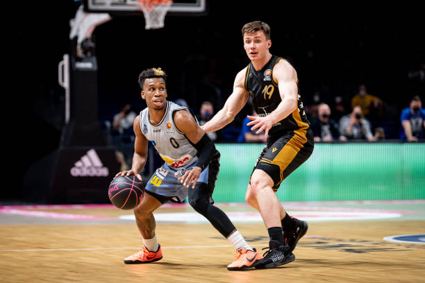 他的无球跑 他的无球跑