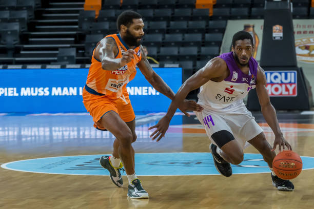 场的表现似 场的表现似